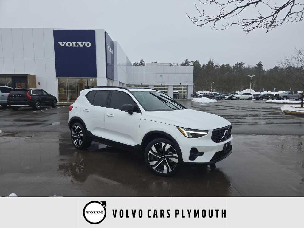 used 2023 Volvo XC40 car, priced at $26,900