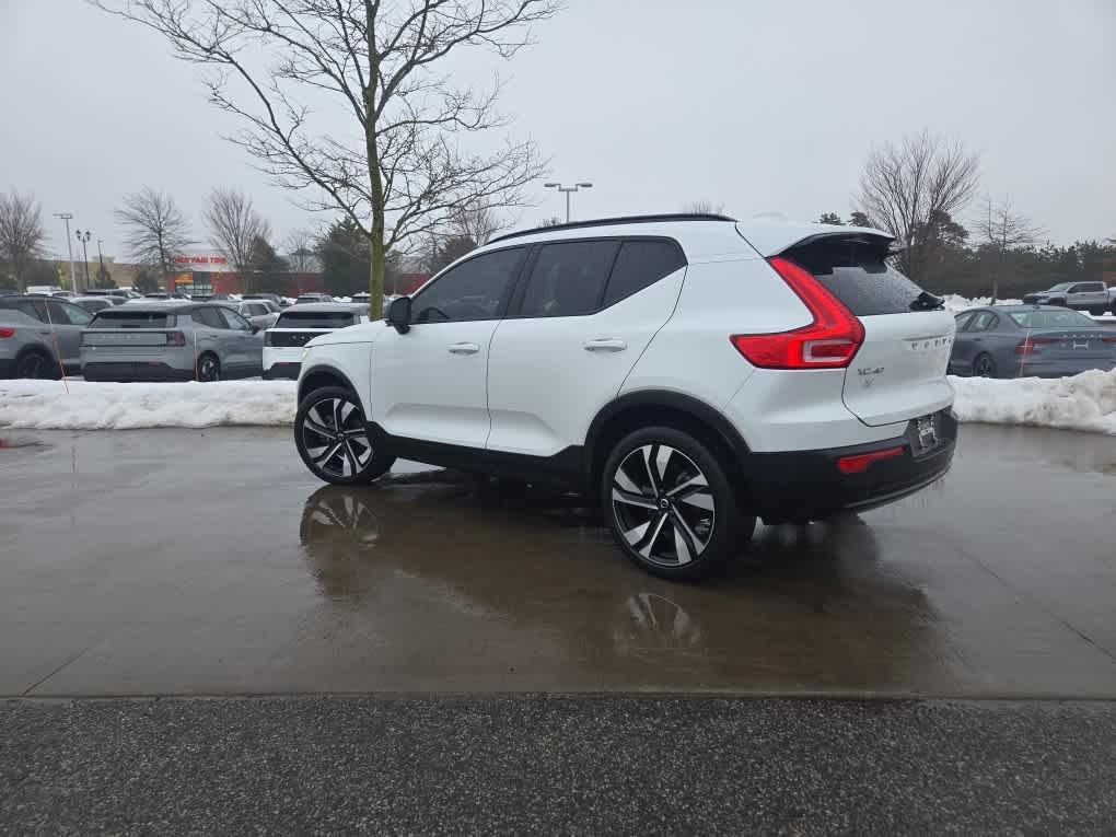 used 2023 Volvo XC40 car, priced at $26,900