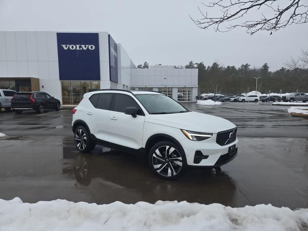 used 2023 Volvo XC40 car, priced at $26,900