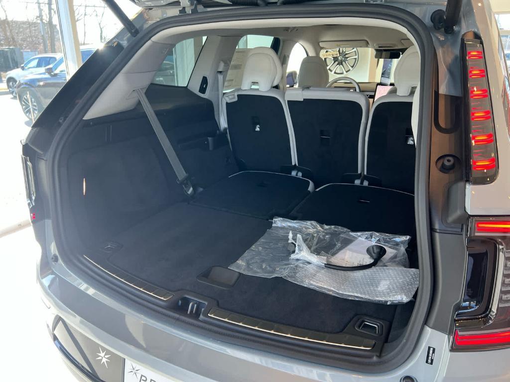 new 2025 Volvo EX90 car, priced at $73,569