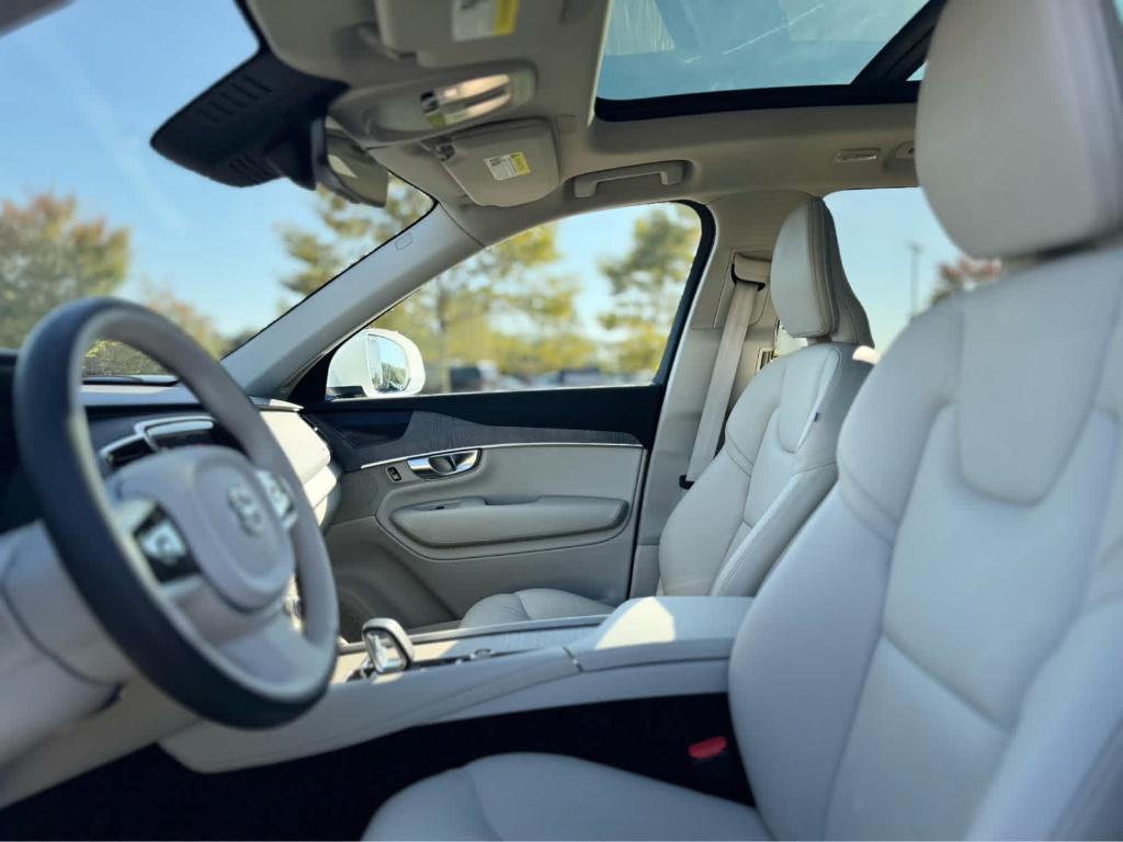 used 2023 Volvo XC90 Recharge Plug-In Hybrid car, priced at $43,996