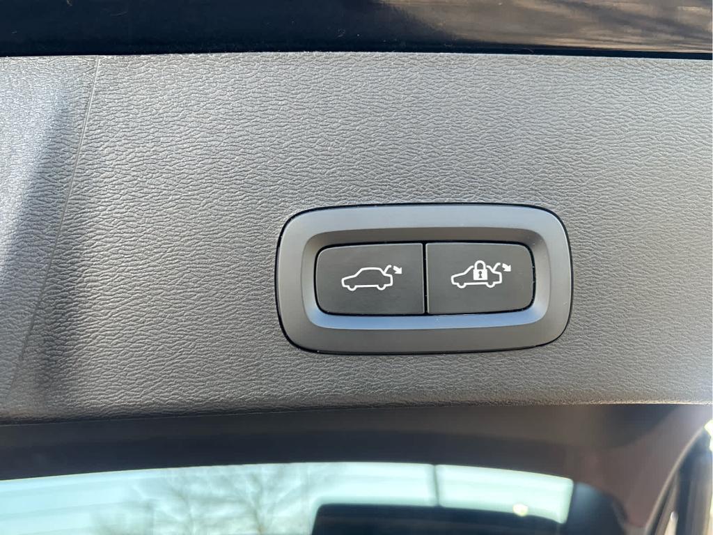 used 2023 Volvo XC40 car, priced at $29,700