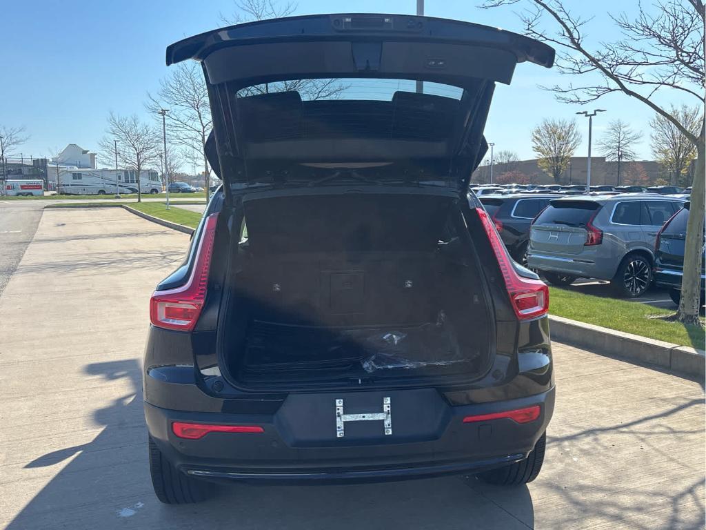 used 2023 Volvo XC40 car, priced at $29,700