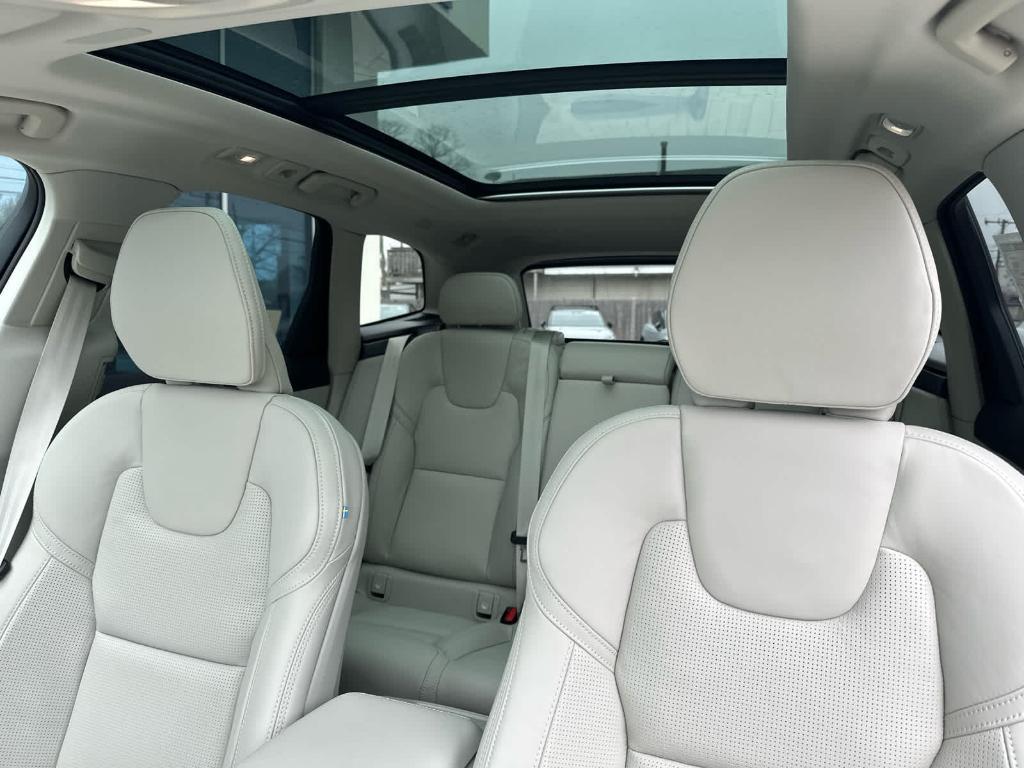 new 2026 Volvo XC60 Plug-In Hybrid car, priced at $76,784