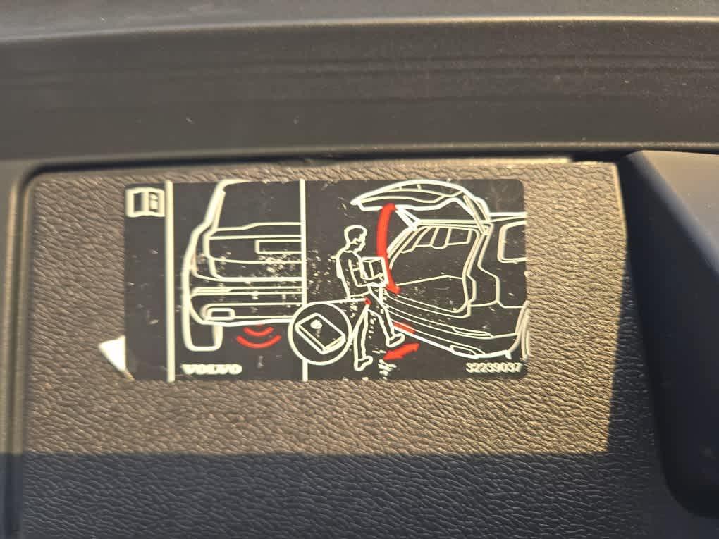 used 2021 Volvo XC60 car, priced at $25,200