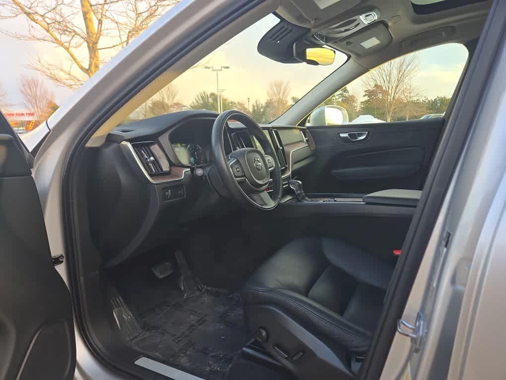 used 2021 Volvo XC60 car, priced at $25,200