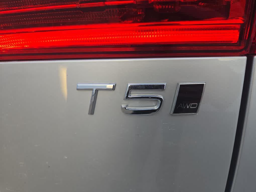 used 2021 Volvo XC60 car, priced at $25,200