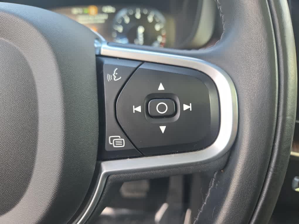 used 2021 Volvo XC60 car, priced at $25,200