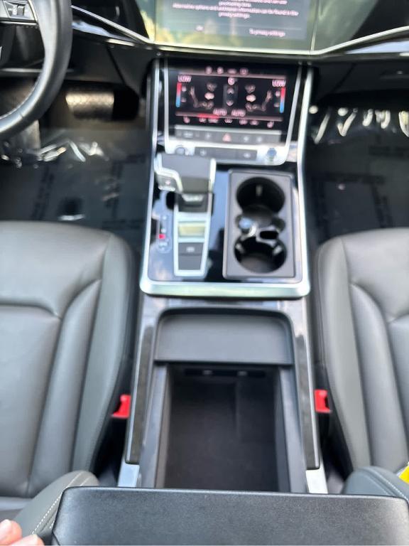 Audi Q7 view 31