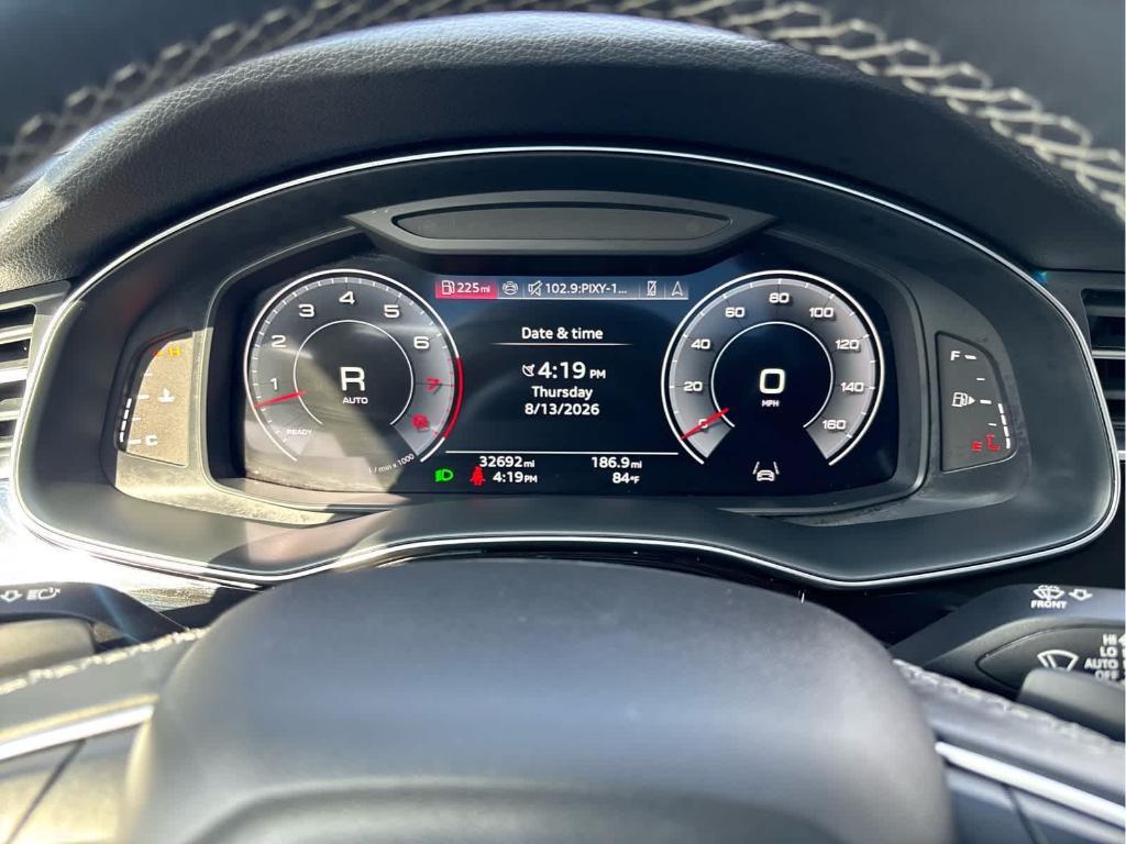 Audi Q7 view 44