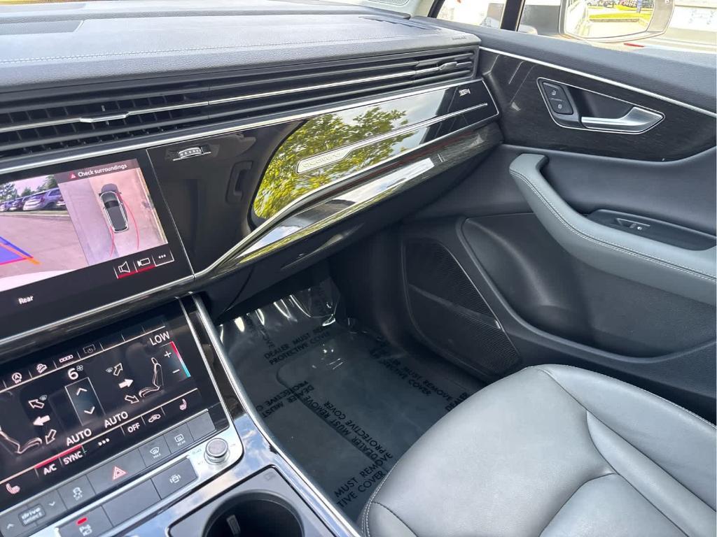Audi Q7 view 46