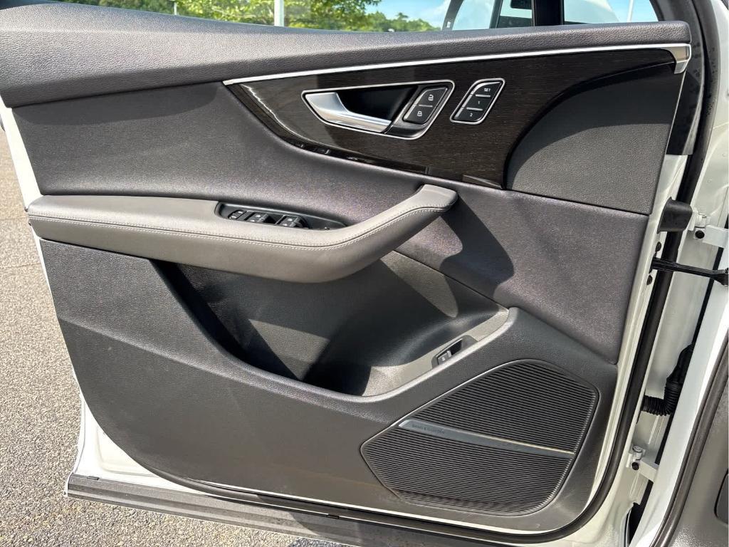 Audi Q7 view 36