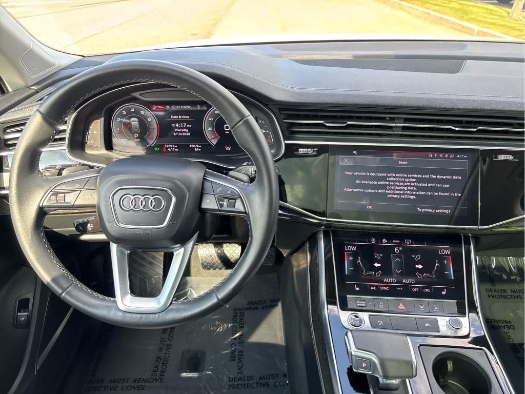 Audi Q7 view 26