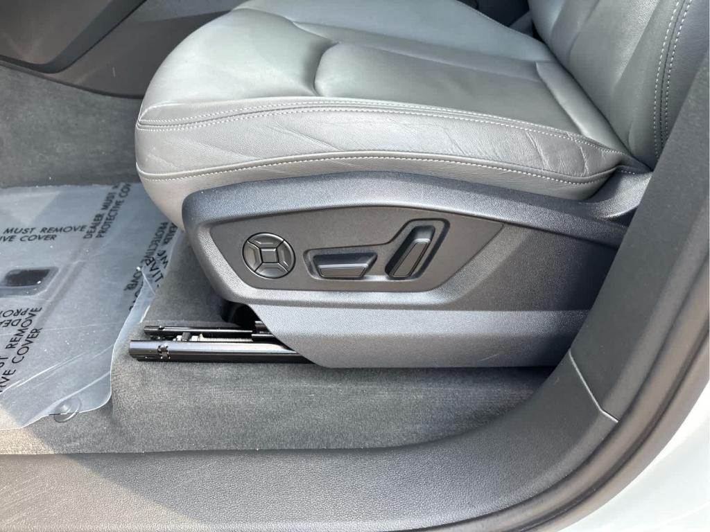Audi Q7 view 19