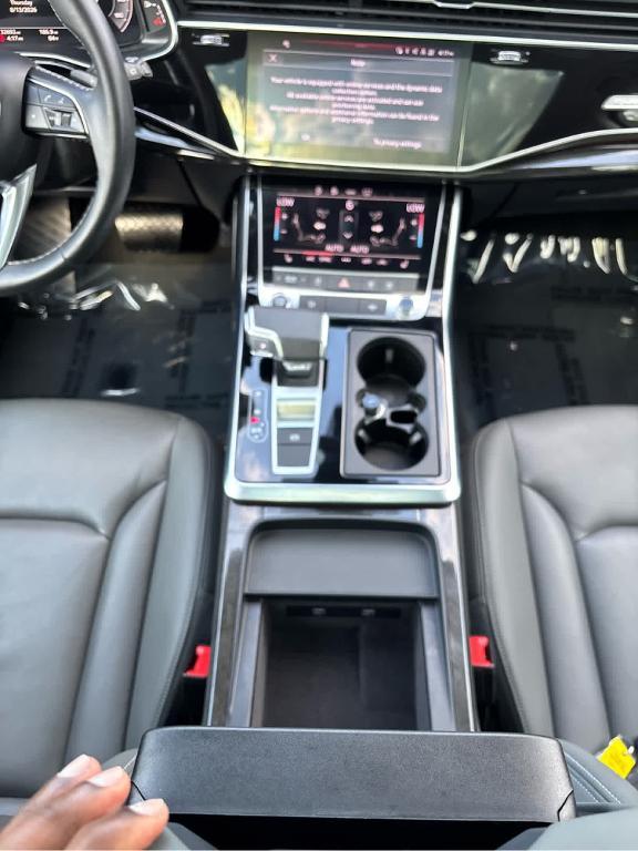 Audi Q7 view 32