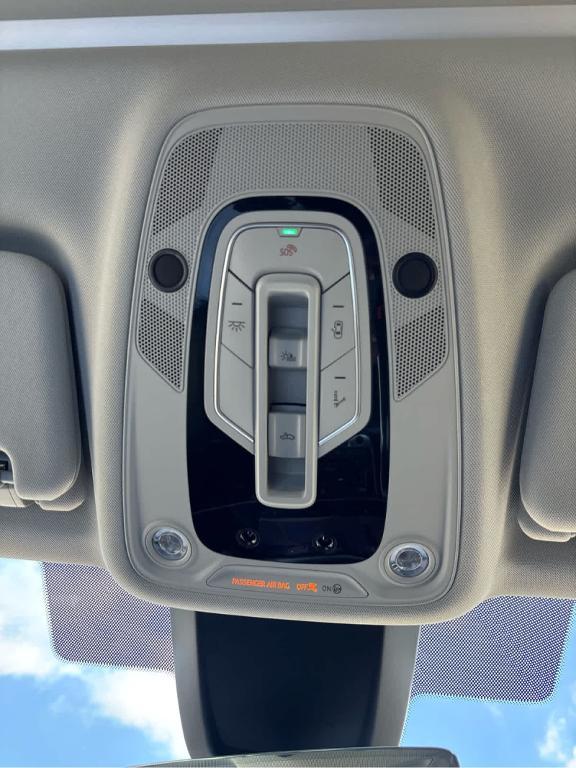 Audi Q7 view 45