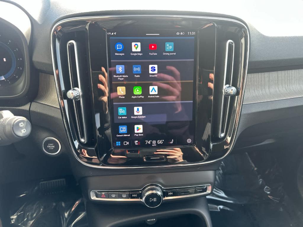 used 2023 Volvo XC40 car