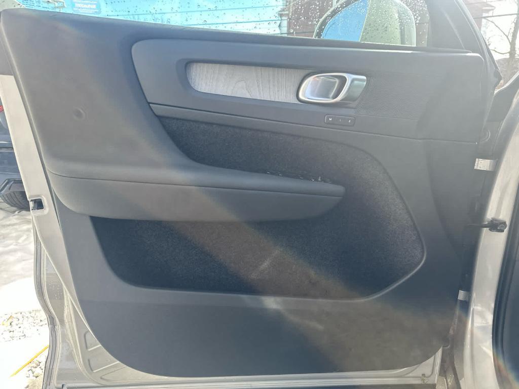 used 2023 Volvo XC40 car