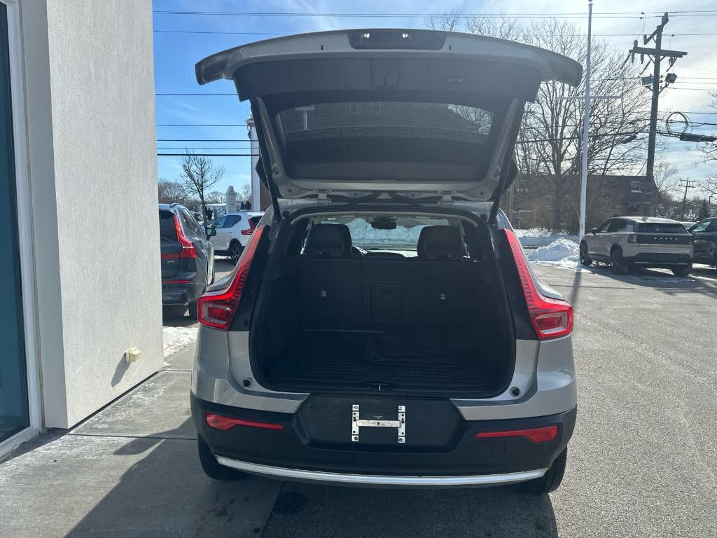 used 2023 Volvo XC40 car