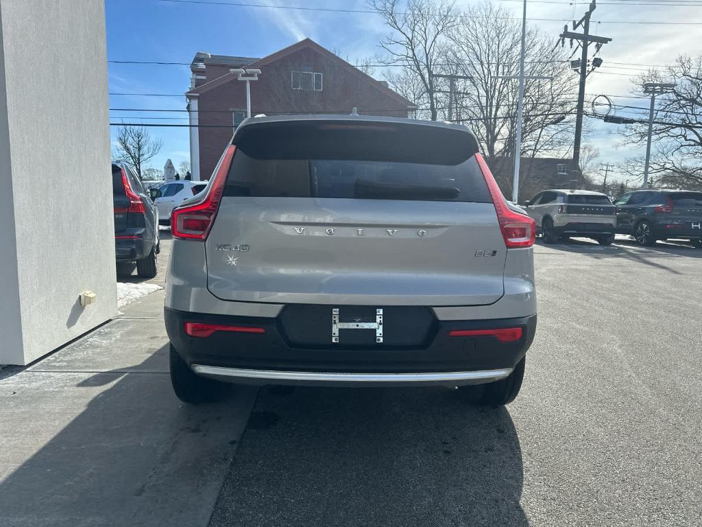 used 2023 Volvo XC40 car