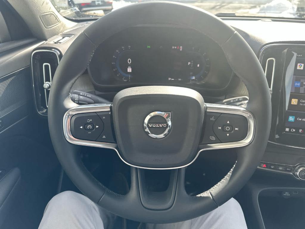 used 2023 Volvo XC40 car