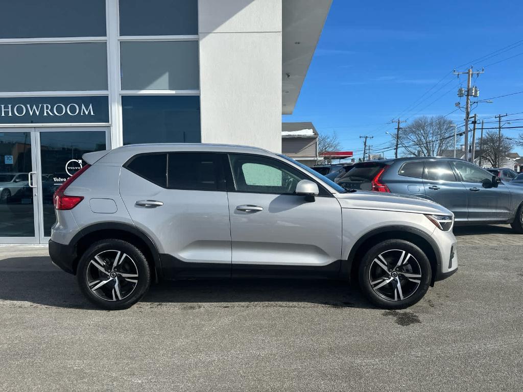 used 2023 Volvo XC40 car