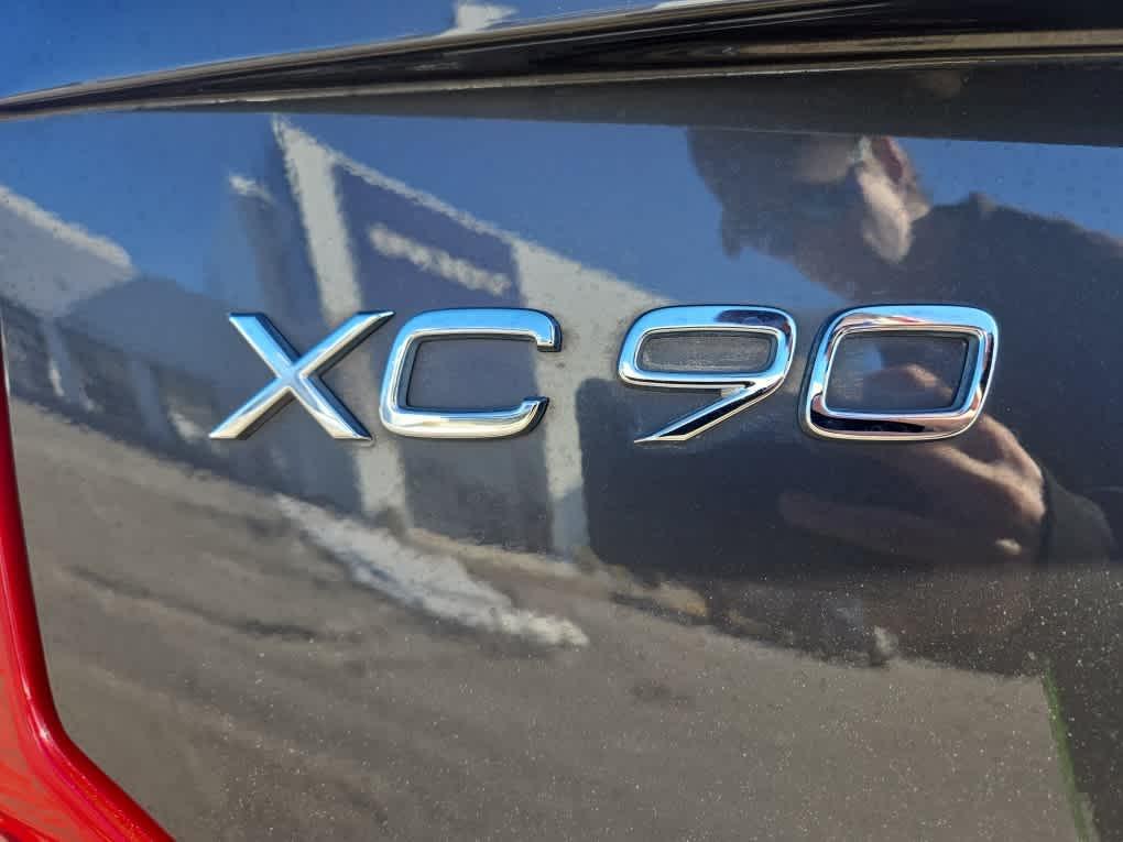 used 2023 Volvo XC90 car, priced at $37,200