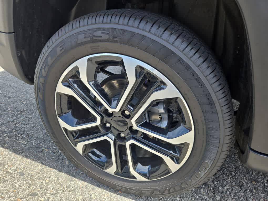 used 2024 Jeep Compass car, priced at $25,194