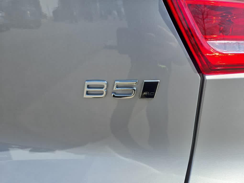 used 2023 Volvo XC40 car, priced at $27,900