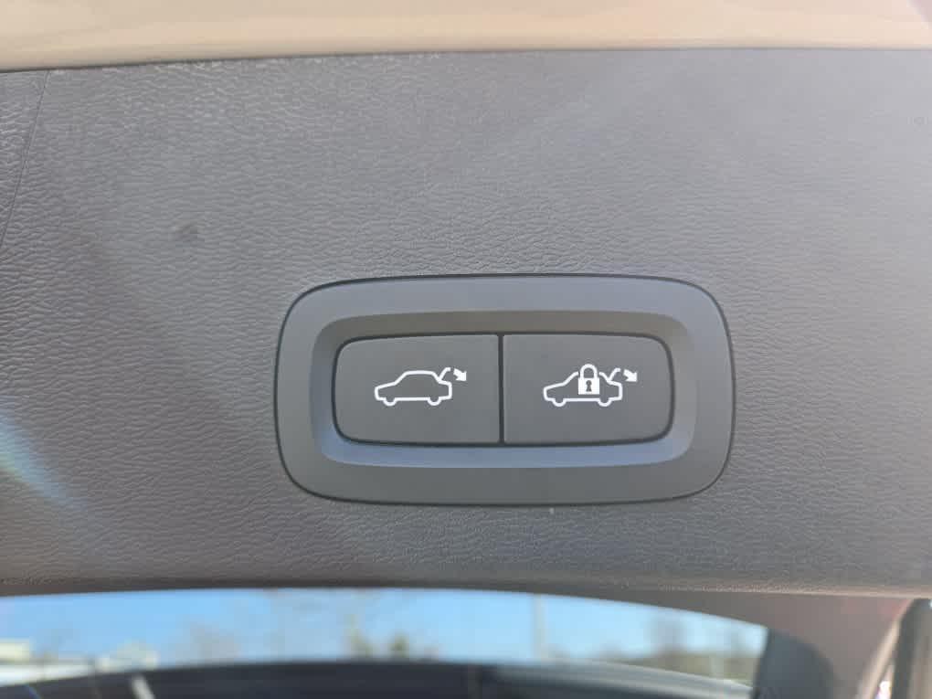 used 2023 Volvo XC40 car, priced at $27,900