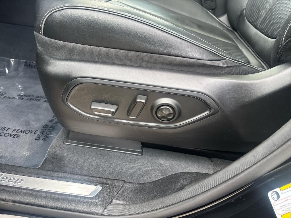 used 2022 Jeep Grand Cherokee 4xe car, priced at $29,094
