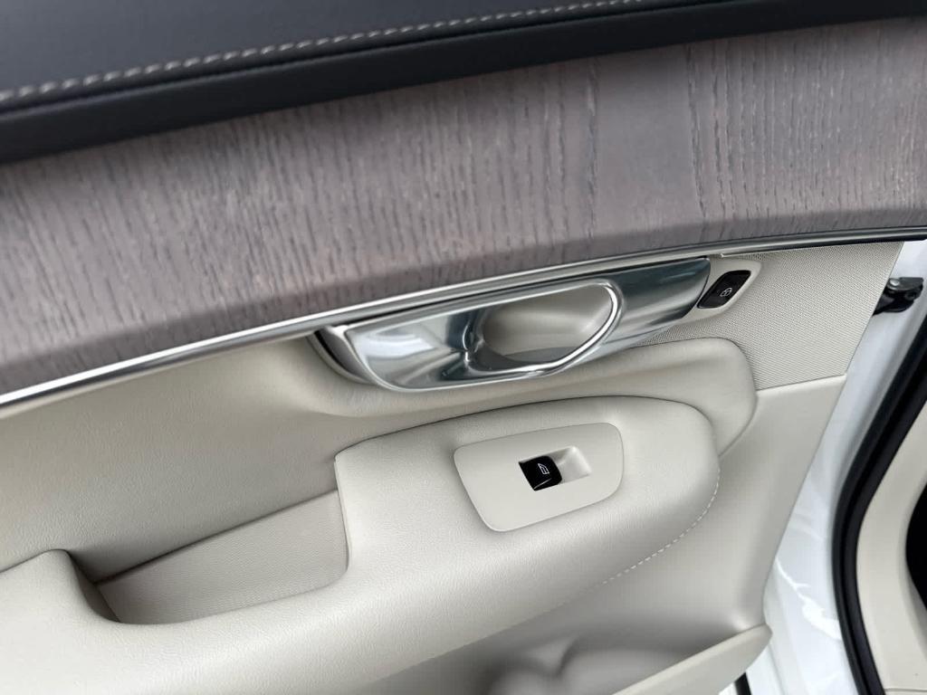 new 2026 Volvo XC90 car, priced at $75,749