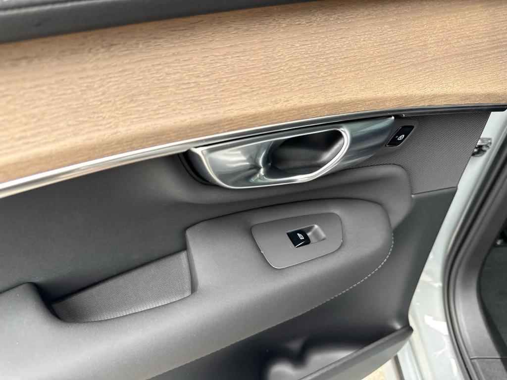 new 2026 Volvo XC90 car, priced at $71,999