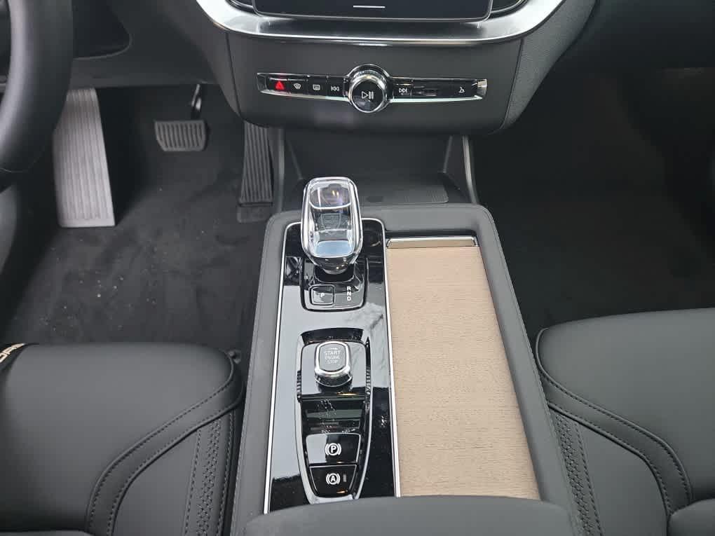 new 2026 Volvo XC90 car, priced at $73,424