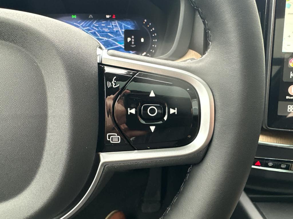 new 2026 Volvo XC60 car, priced at $59,084