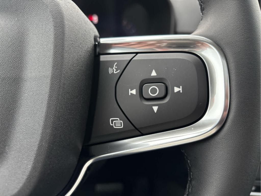 new 2026 Volvo XC40 car, priced at $50,045
