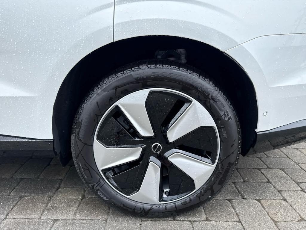 new 2026 Volvo EX90 car, priced at $84,184