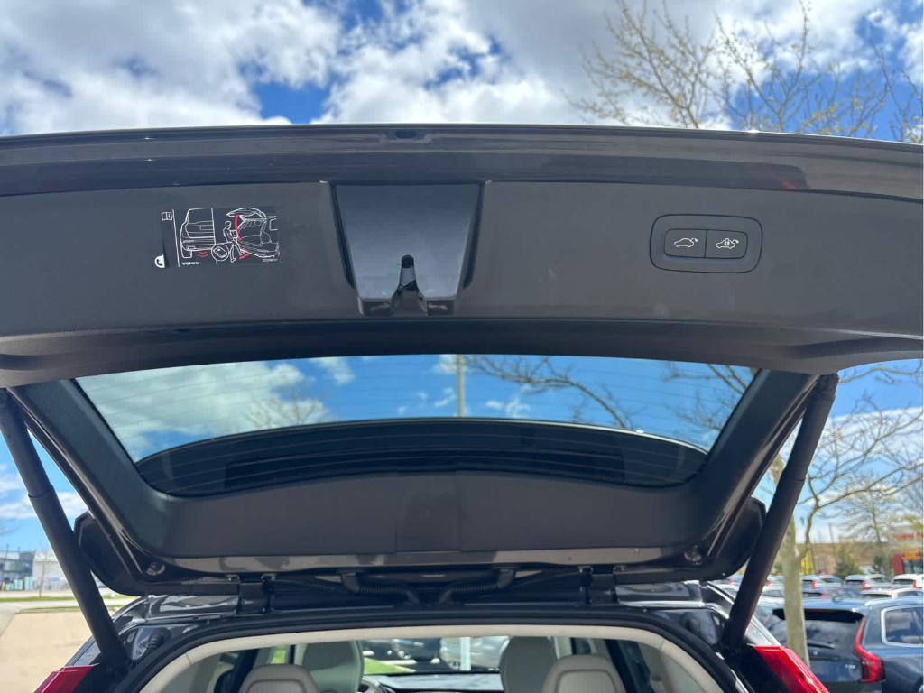 used 2023 Volvo XC90 car, priced at $40,700