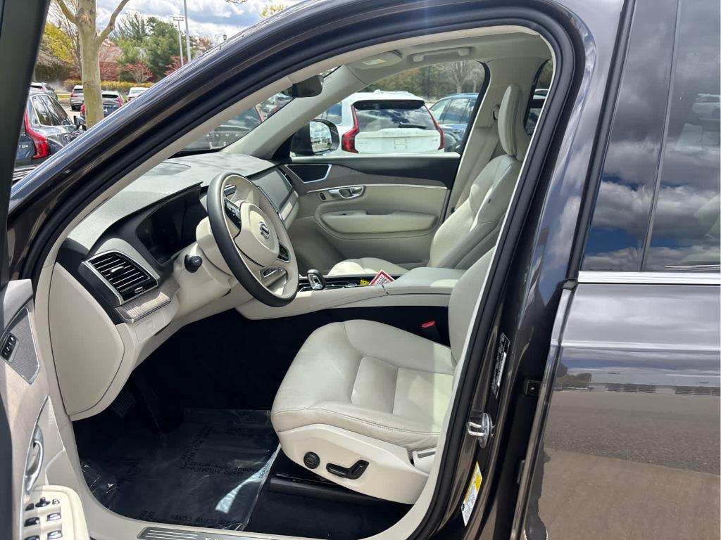 used 2023 Volvo XC90 car, priced at $40,700