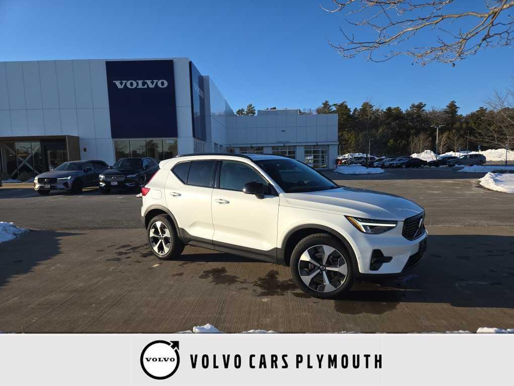 used 2023 Volvo XC40 car, priced at $28,900
