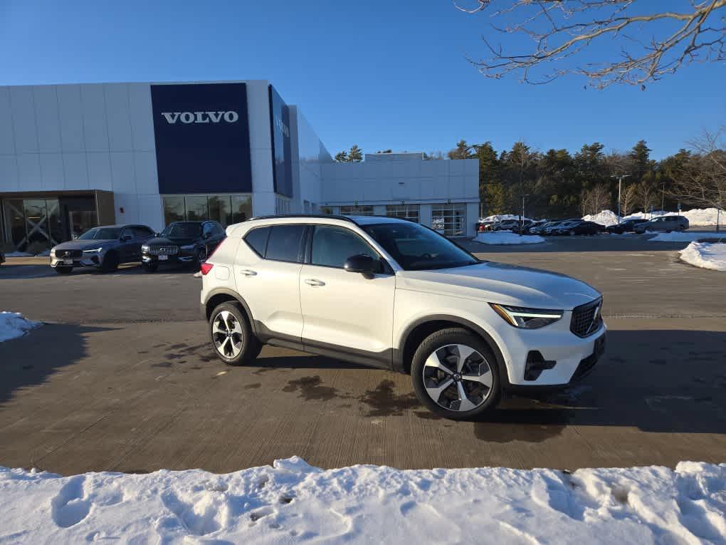 used 2023 Volvo XC40 car, priced at $28,900