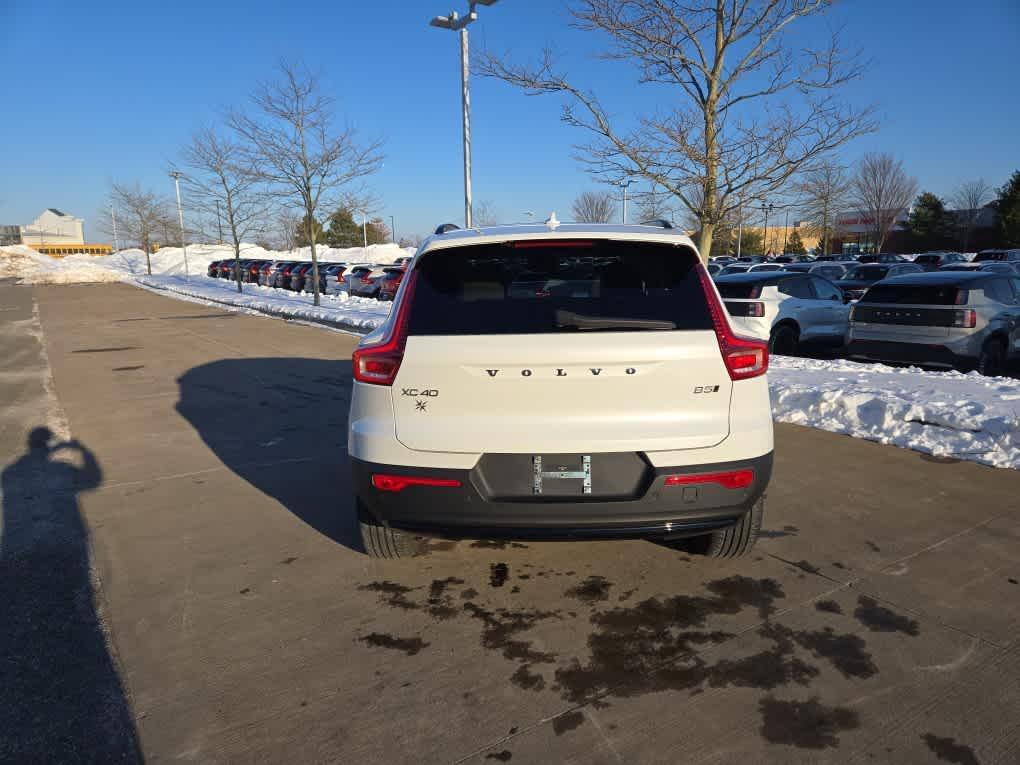 used 2023 Volvo XC40 car, priced at $28,900
