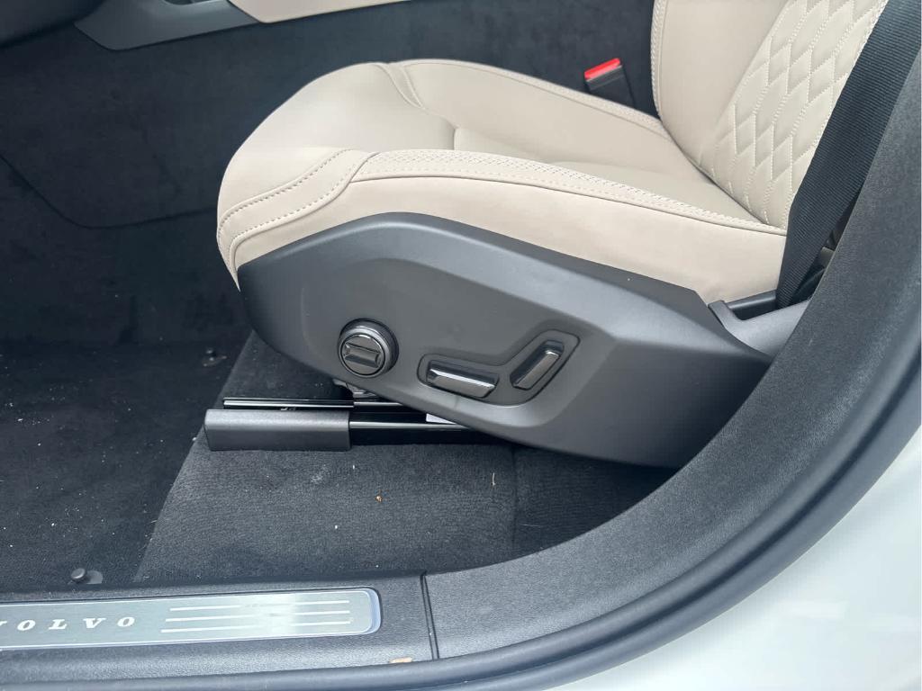 new 2026 Volvo XC90 car, priced at $72,539