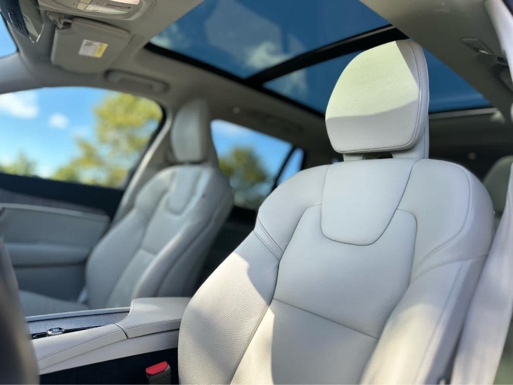 used 2023 Volvo XC90 Recharge Plug-In Hybrid car, priced at $44,296