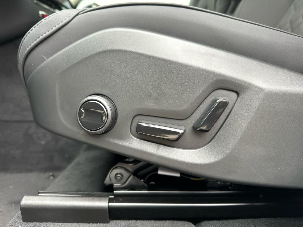 new 2026 Volvo XC60 car, priced at $59,084