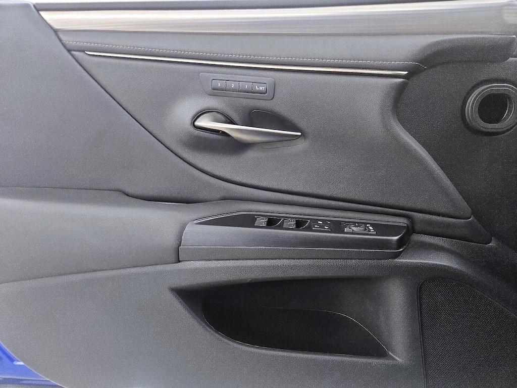 used 2021 Lexus ES 350 car, priced at $32,998