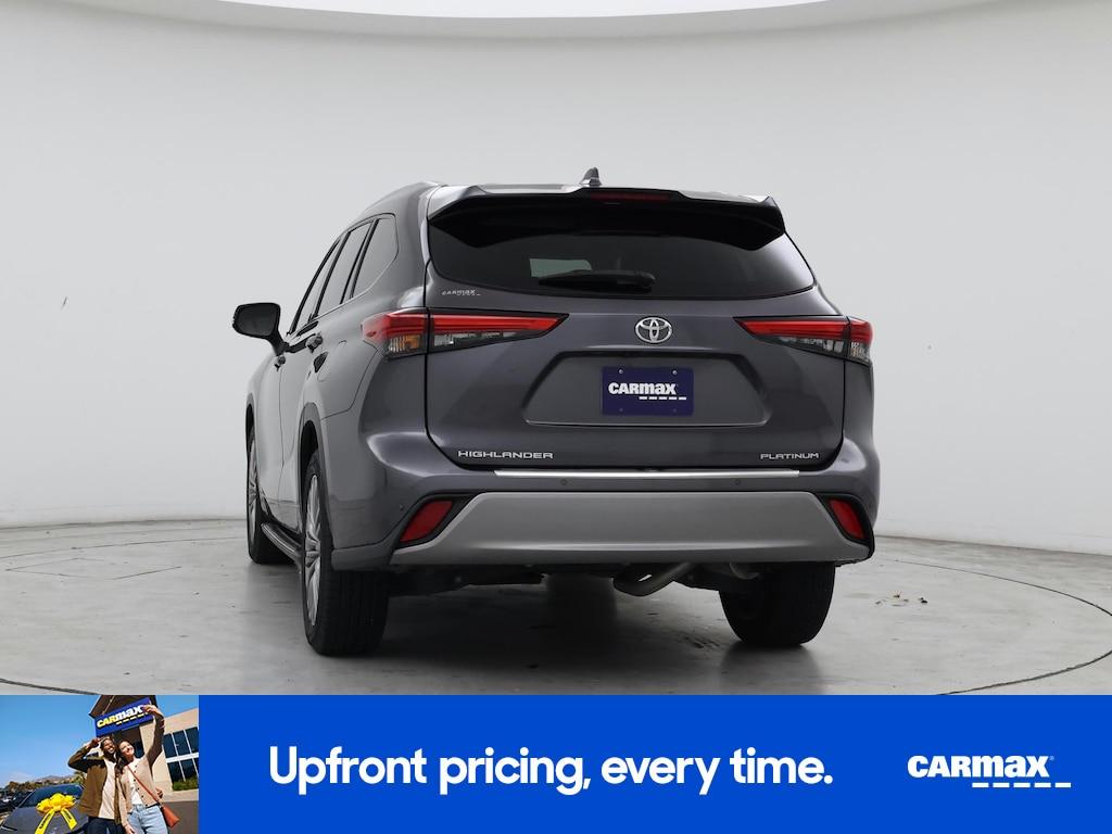 used 2022 Toyota Highlander car, priced at $35,998