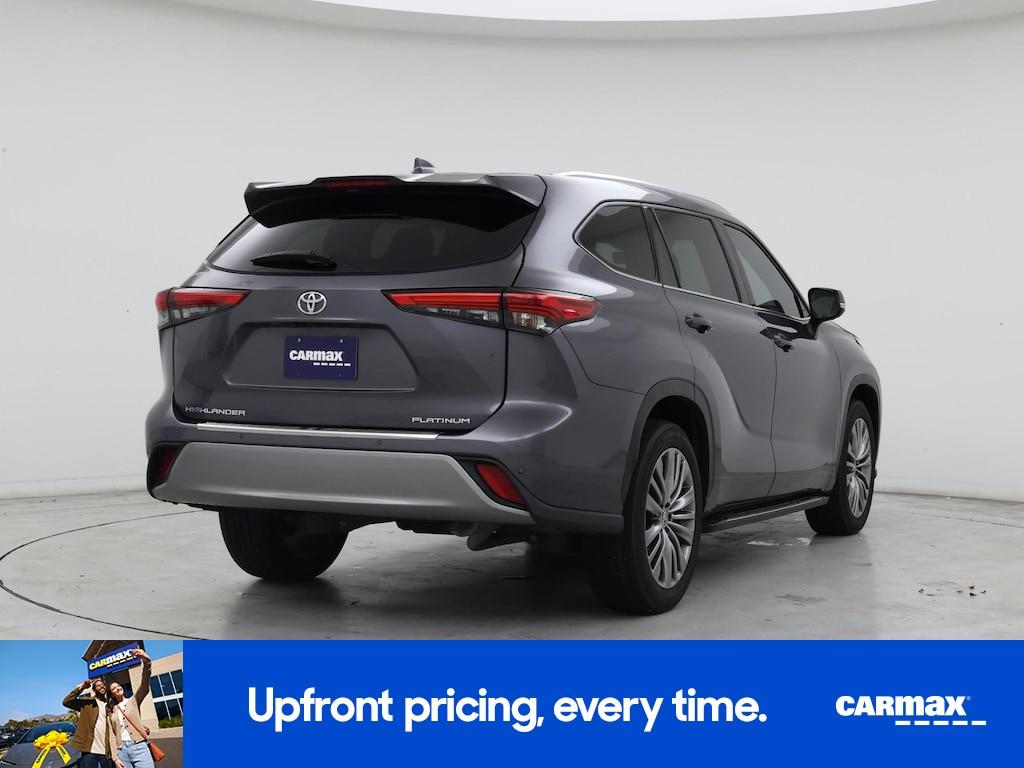 used 2022 Toyota Highlander car, priced at $35,998
