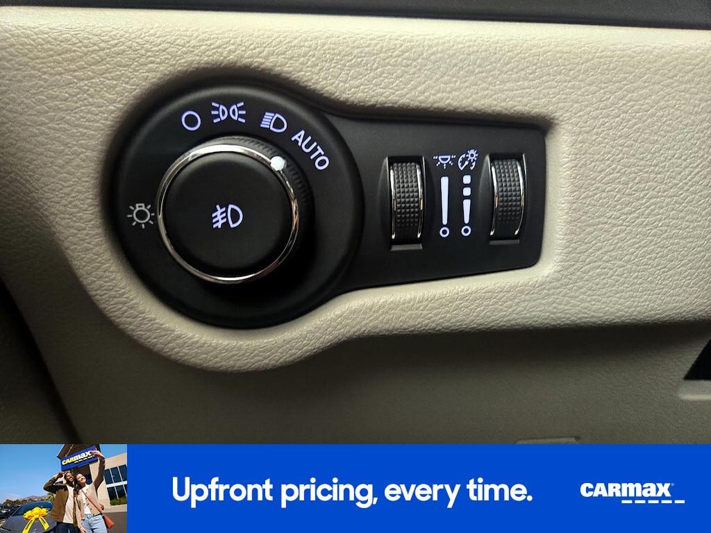 used 2017 Chrysler Pacifica car, priced at $17,998