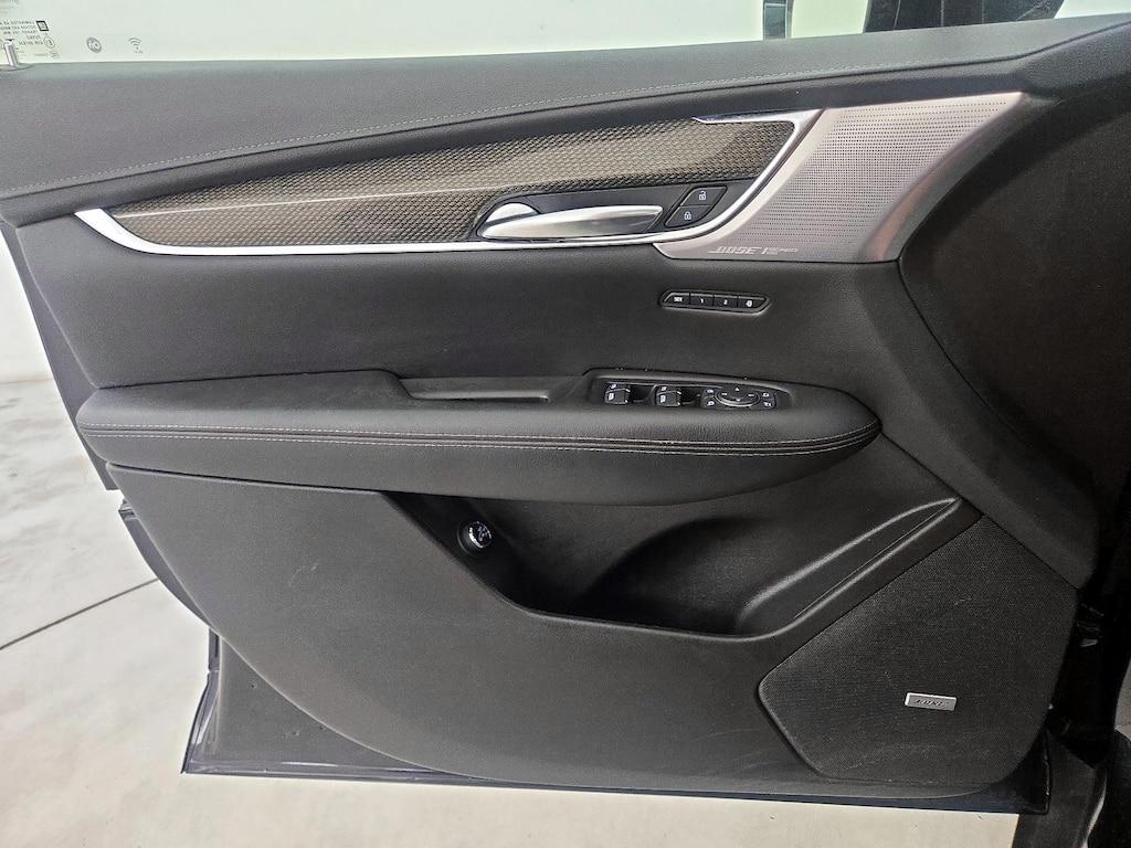 used 2022 Cadillac XT5 car, priced at $34,998